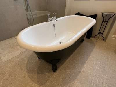 Enamelled Cast Iron Bath Tub Repair Scaled | Bath looks beautiful - like new