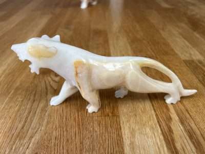 Repair Of Broken Onyx Statuettes Scaled | Closeup 2